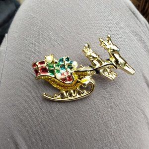 3/$25 vintage 70s santa sleigh brooch pin